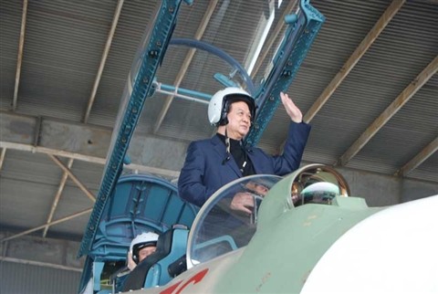 Thủ tướng trên buồng lái SU-30